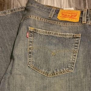 Levis blue jeans size 40